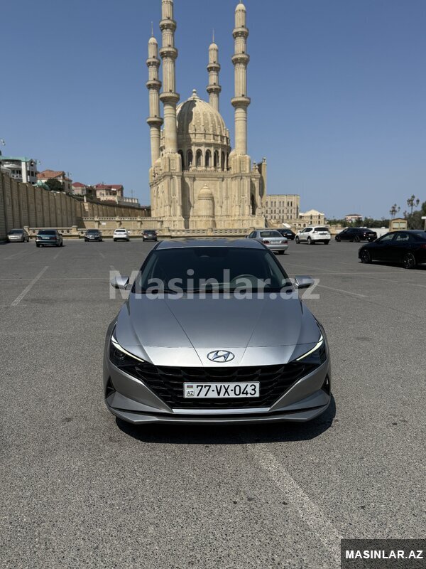 Hyundai Elantra, 2022 il Hyundai Elantra, 2022 il