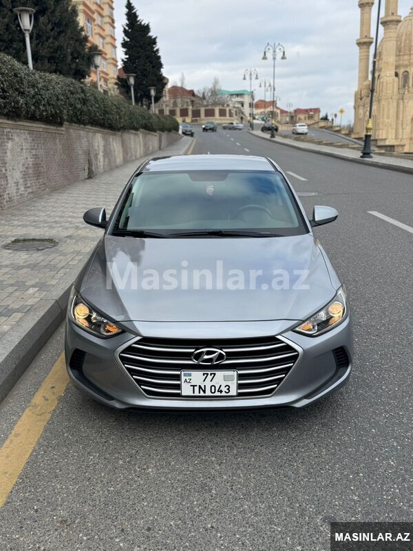 Hyundai Elantra, 2017 il Hyundai Elantra, 2017 il
