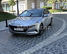 Hyundai Elantra, 2021 il