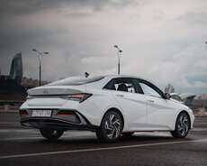Hyundai Elantra, 2024 il